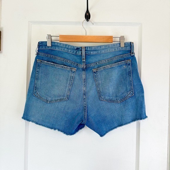 Rag & Bone | Dre 100% Cotton Low-Rise Raw Hem Denim Jean Shorts in Clean Bishop - Picture 5 of 9